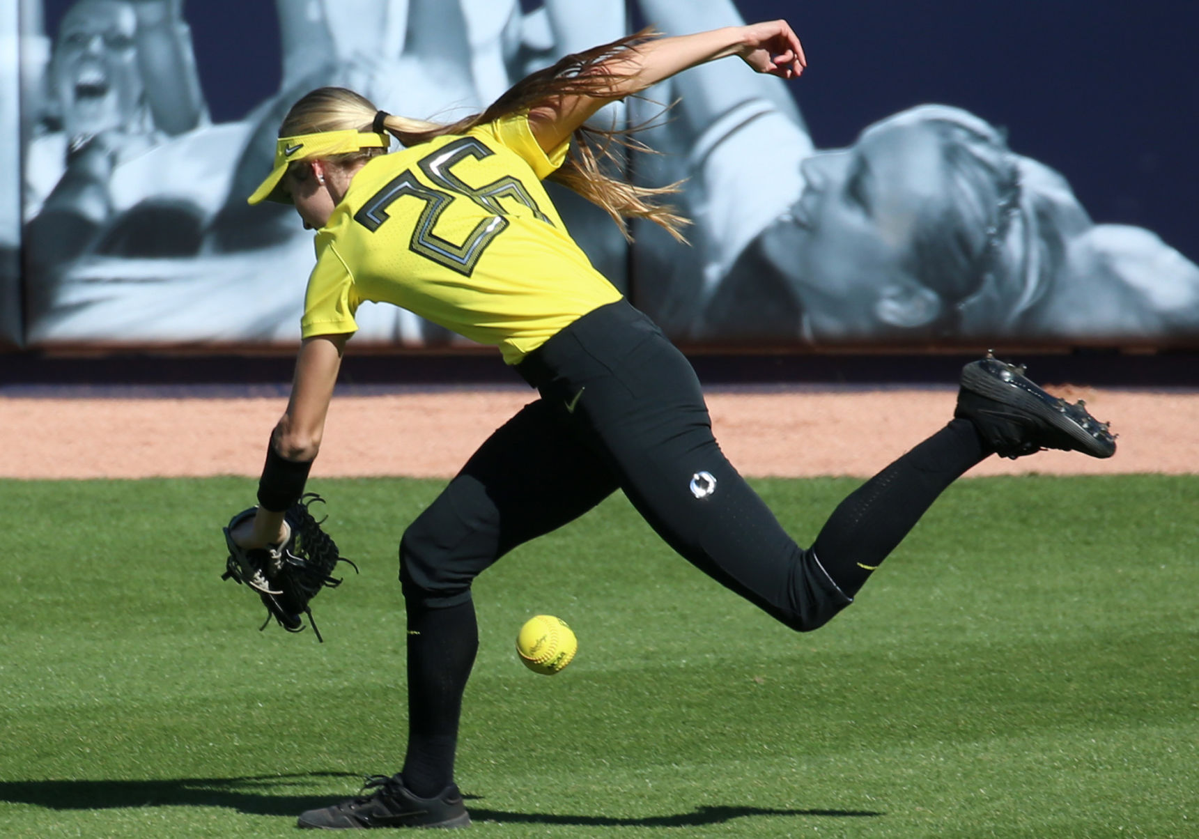 Arizona Wildcats 8, Oregon Ducks 0, Pac-12 softball